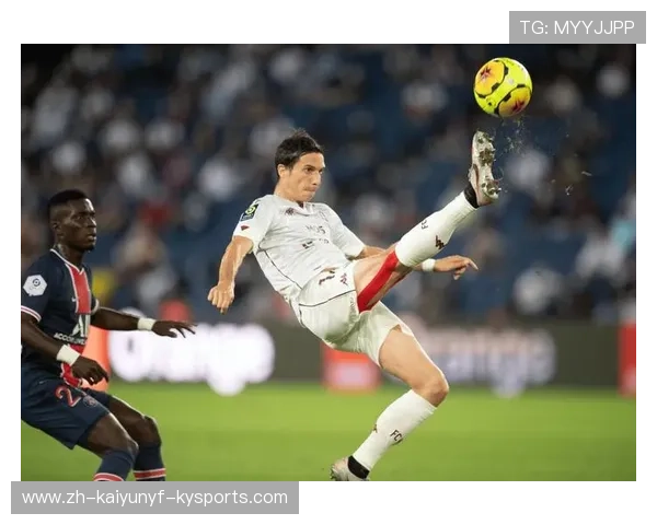 法甲防守球员个人表现评估与防线支柱推荐